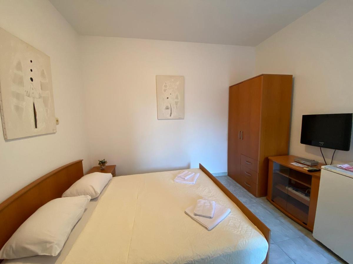 Mandarina Garden Апартаменти