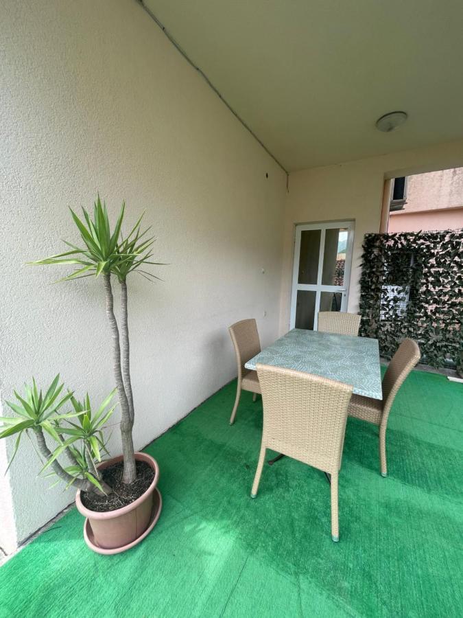 Апартаменти Mandarina Garden Petrovac