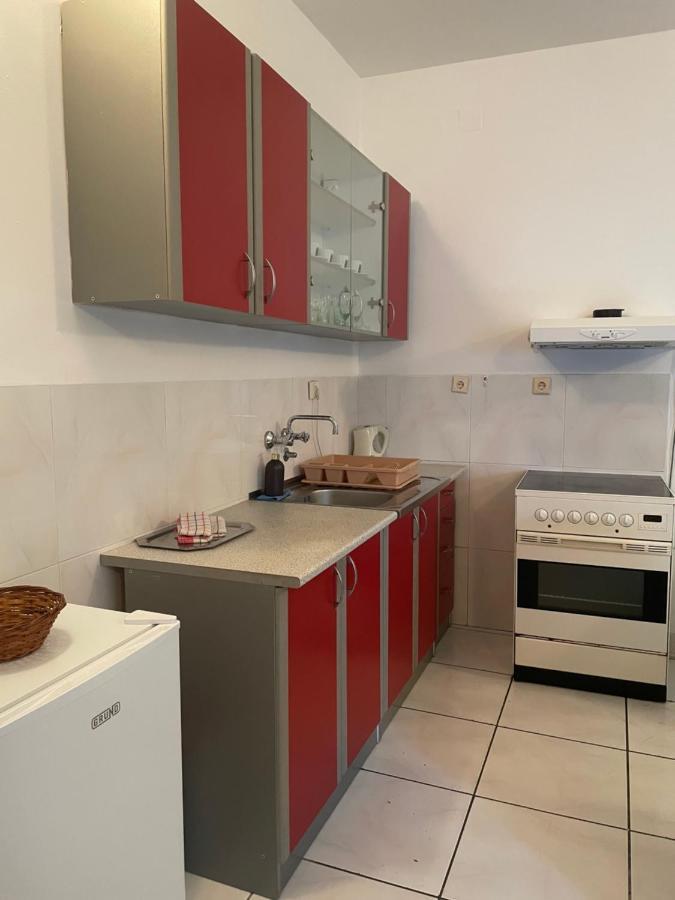 Mandarina Garden Апартаменти *