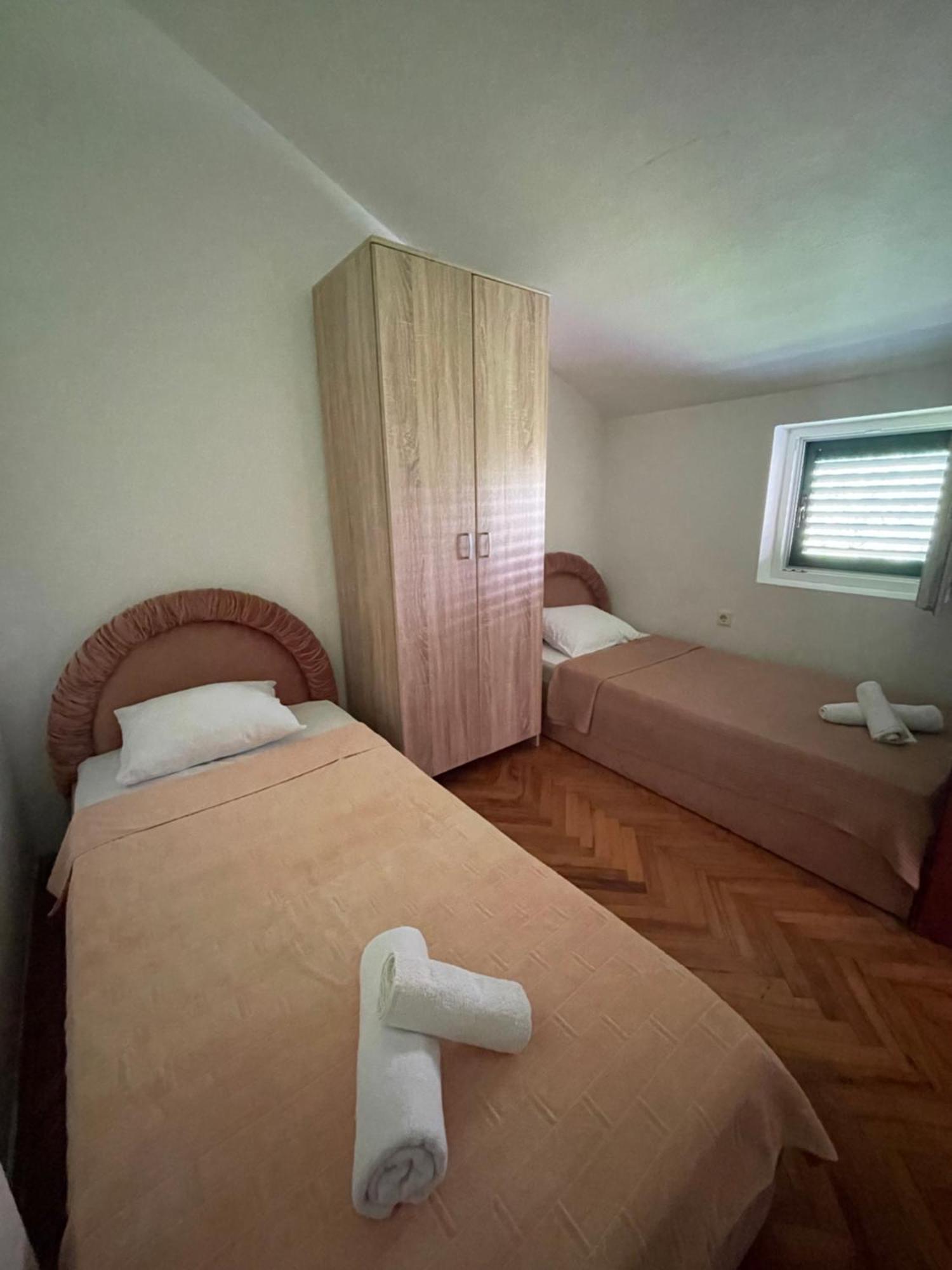 Mandarina Garden Апартаменти Petrovac