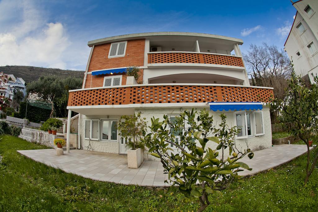 Апартаменти Mandarina Garden