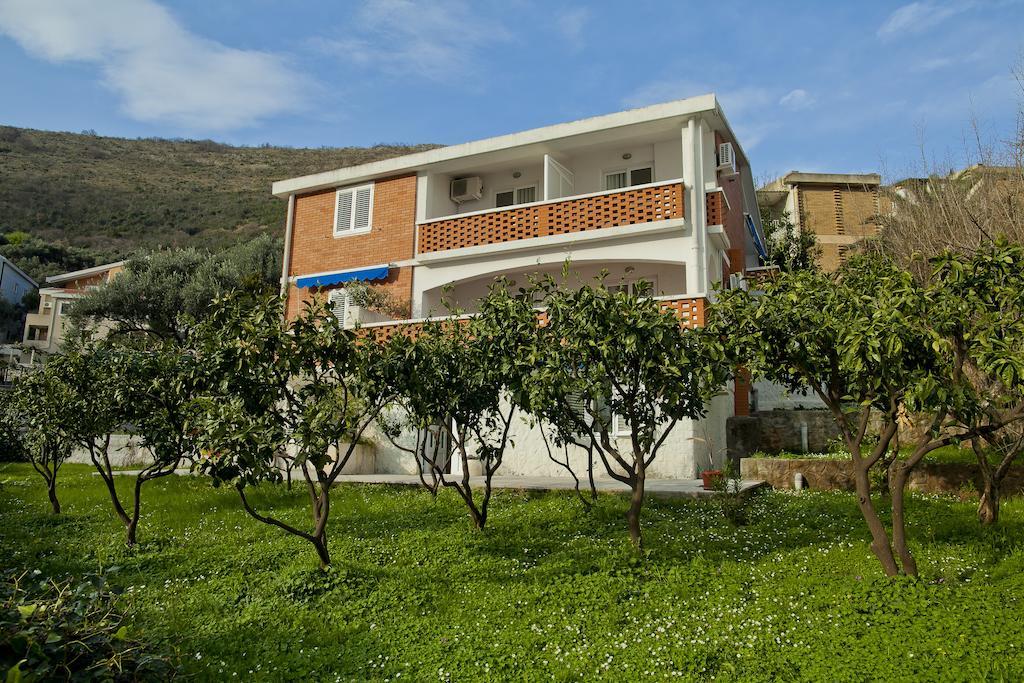 Апартаменти Mandarina Garden *
